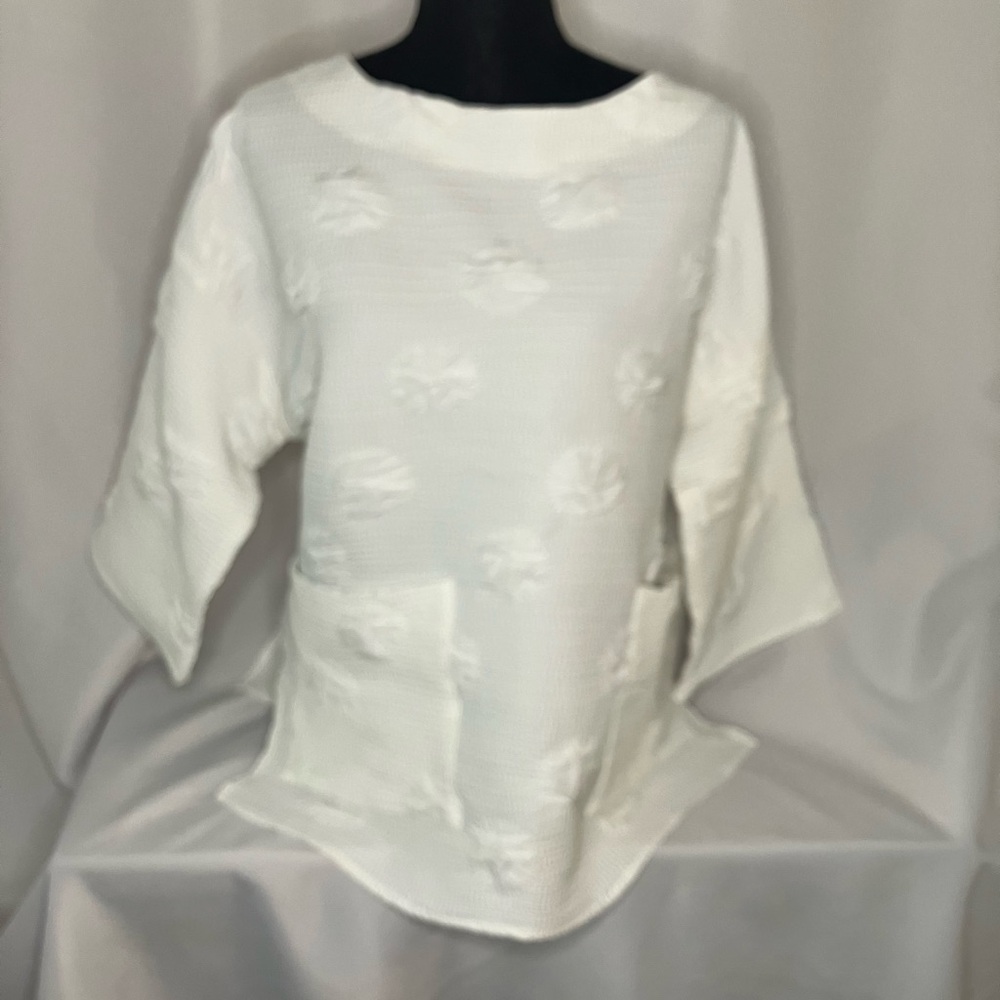 Women large polyester spandex white on white circles blouse short selves pockets